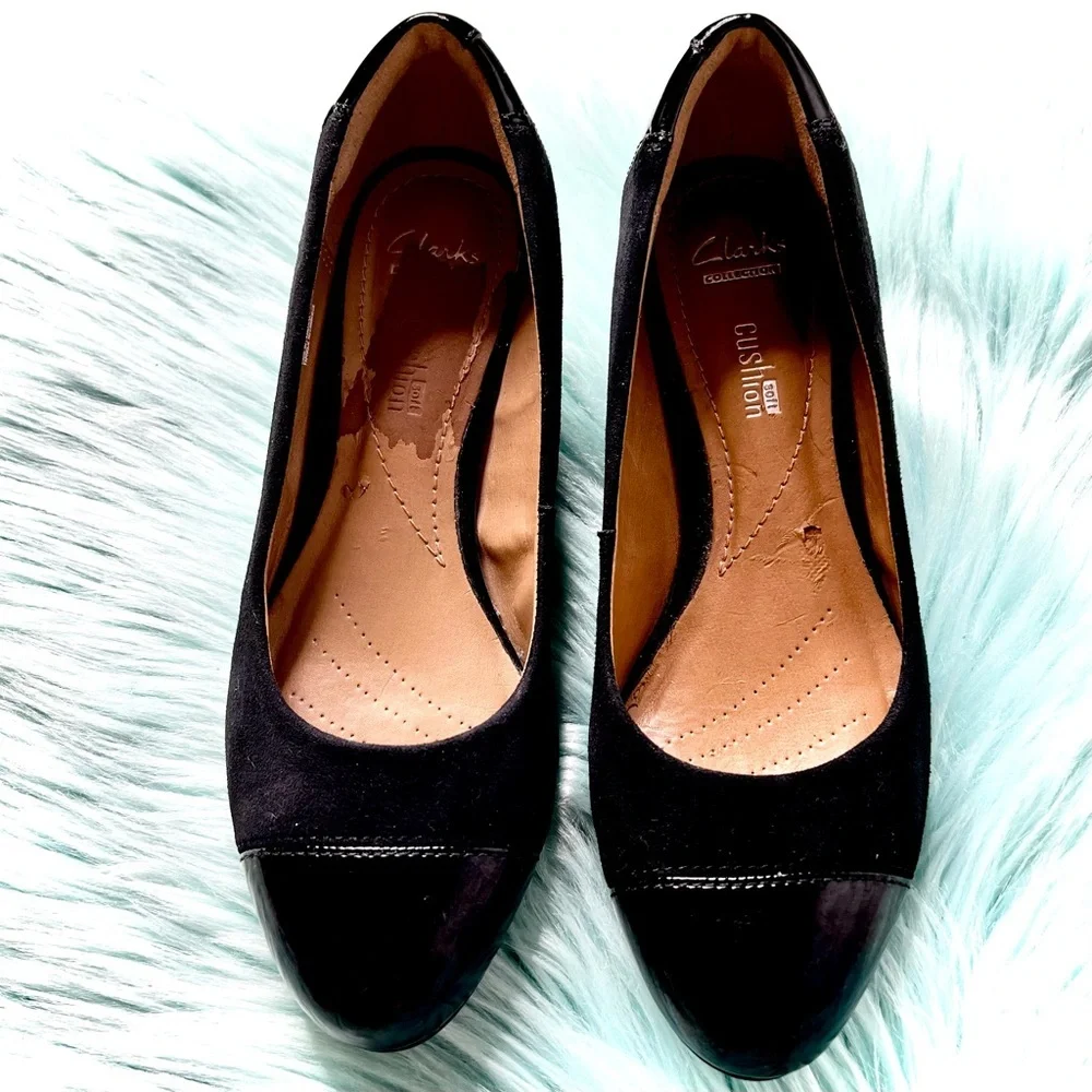Clarks Black SUEDE & PATENT LEATHER Cap Toe Soft Cushion Low Wedges Women's 6